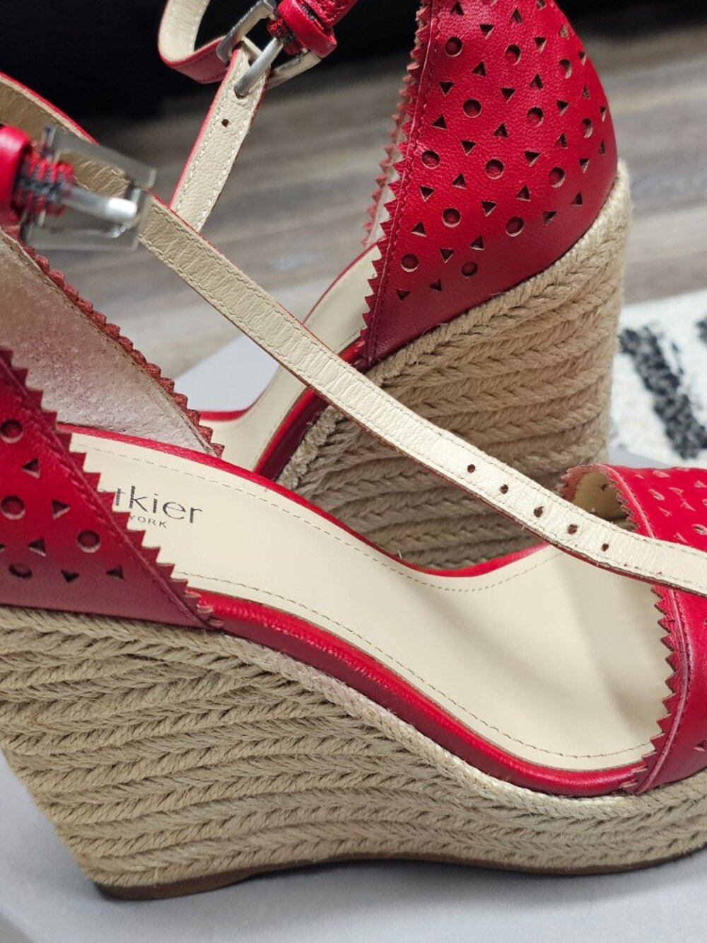 Beautiful Sandals - Picture 4 of 16